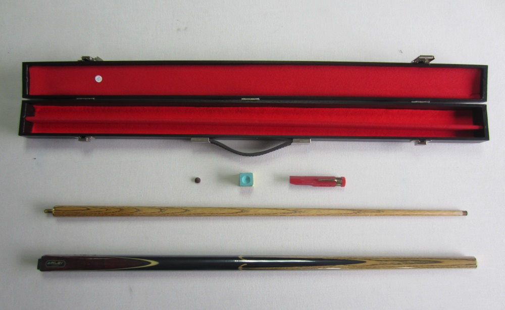 Taco Snooker Riley - 9mm + Mala preta 2P/2V + Aparador de bolso + Sola + Giz